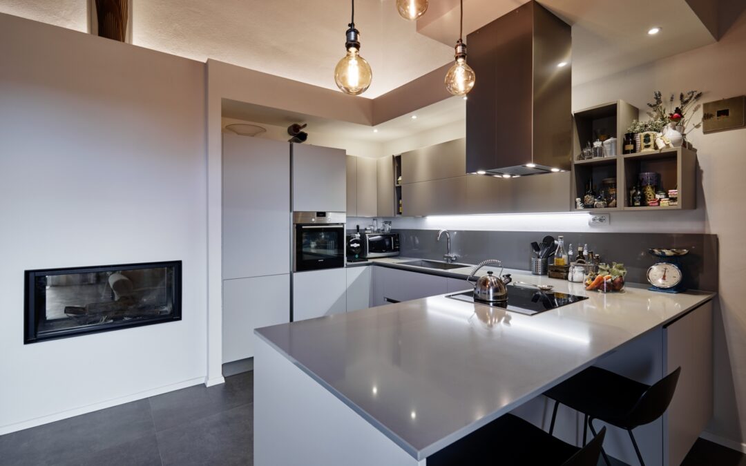 A large kitchen with peninsula